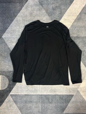 ALO Yoga Men’s Black Long Sleeve Crew Top